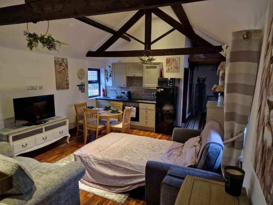 Joiners Arms - Studio Apartments マーケット・ドレイトン エクステリア 写真