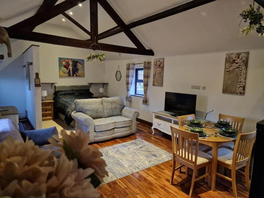 Joiners Arms - Studio Apartments マーケット・ドレイトン エクステリア 写真